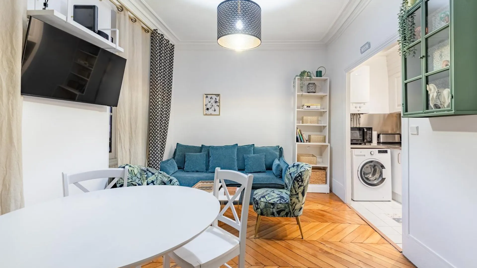 Avenue Ternes Apartment
