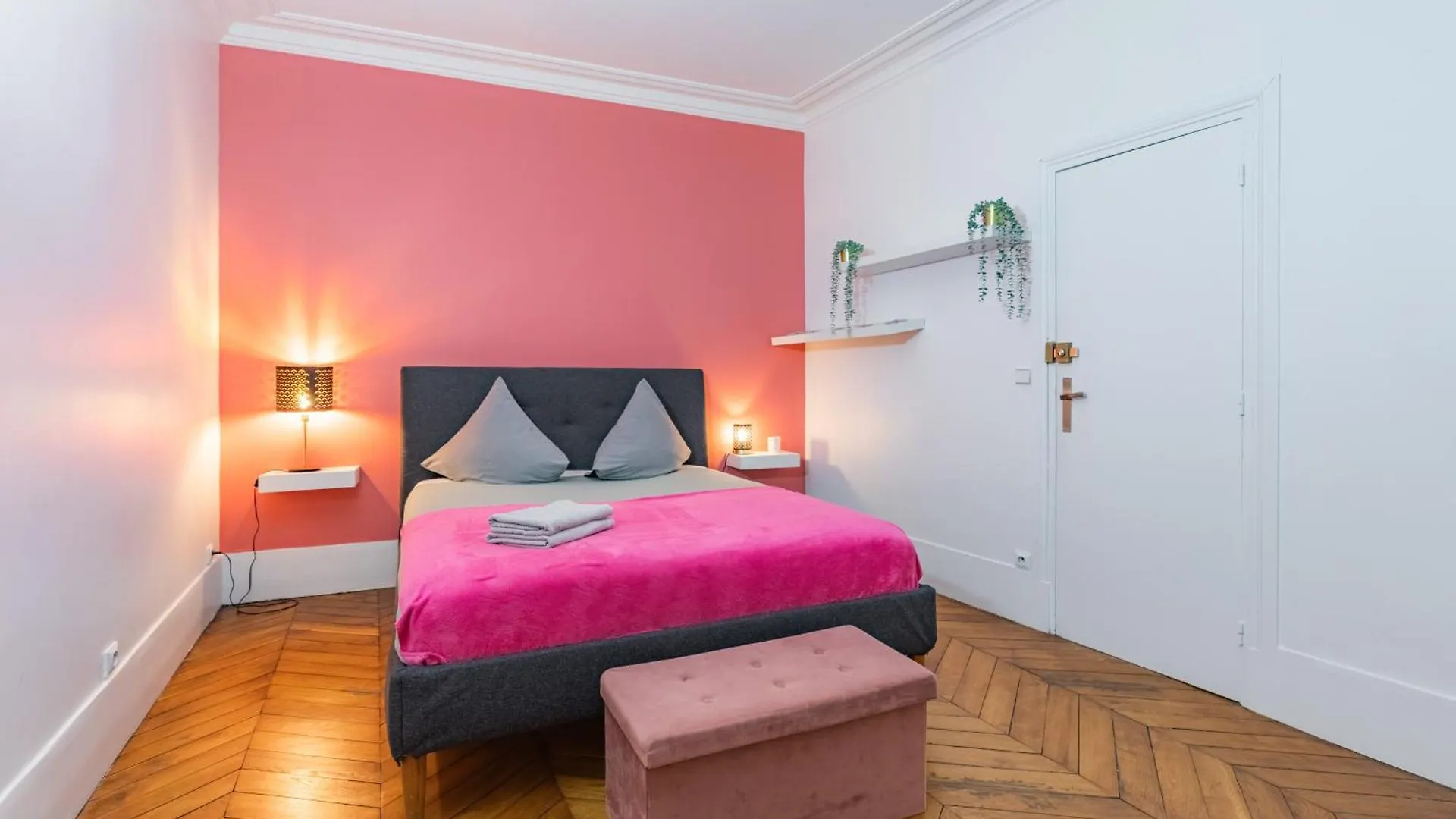Avenue Ternes Apartment Paris
